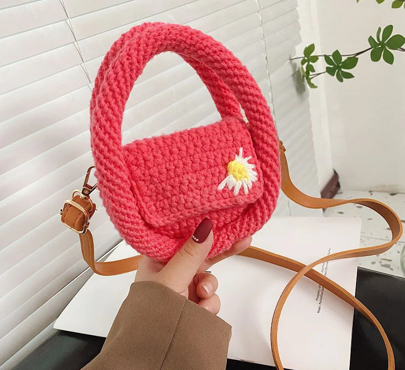 

Women Handmade Cord knitted Plush Flower Square Yarn Mini Soft European Bread Crossbody Diy Material Hook Thread Crochet Handbag, Picture showed