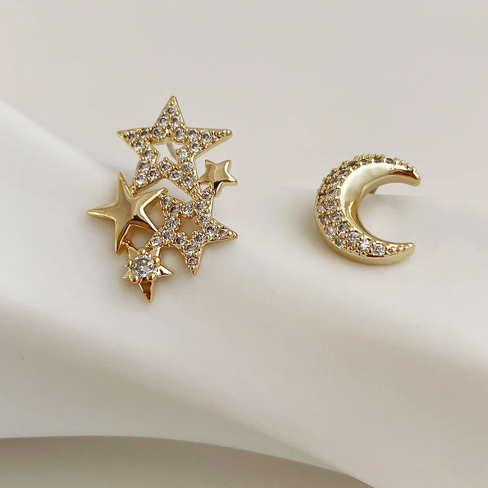 

Vershal A823 Elegant Korean Designer 18k Gold Plated Pave Rhinestone Moon Star Stud Earrings