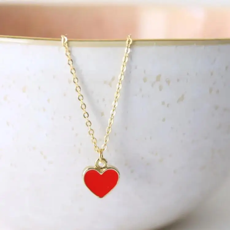 

Top Fashion Simple Multi Color Heart Pendant Necklace Dripping Oil Heart Pendant Paperclip Chain Necklace For Girls