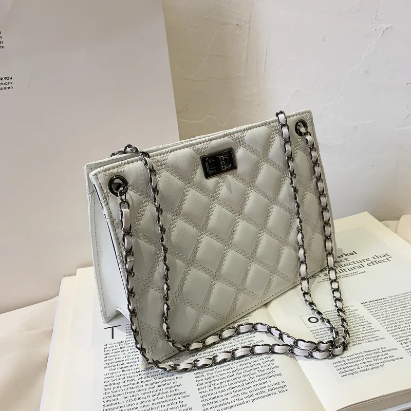 

2021 new ladies shoulder bag trendy fashion all-match diamond chains messenger bag hand bags for women