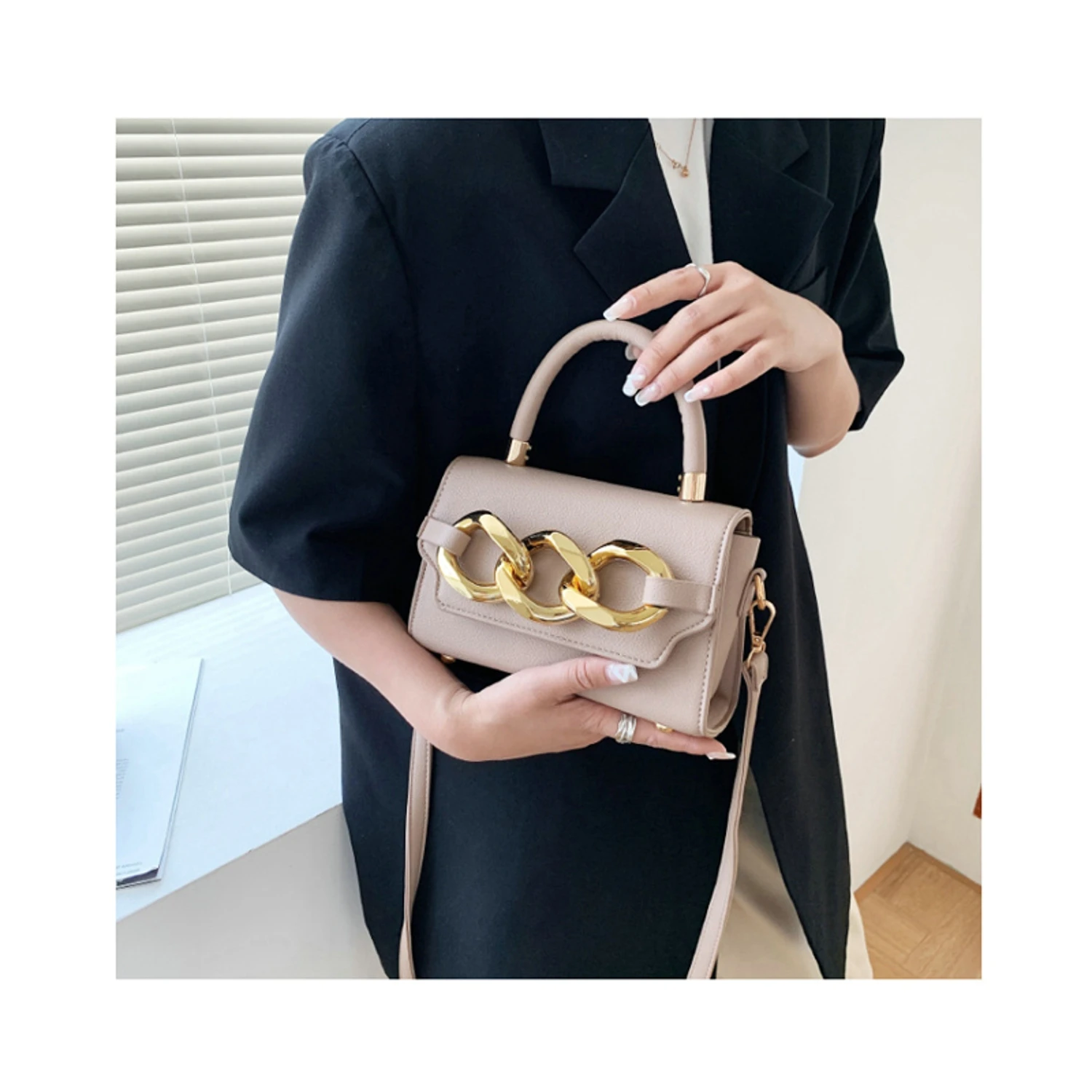 

Designer Canvas Tote Bag With Leather Handle For Women Custom The Tote Bag Small Retro Jelly Bag Luxury Handbags