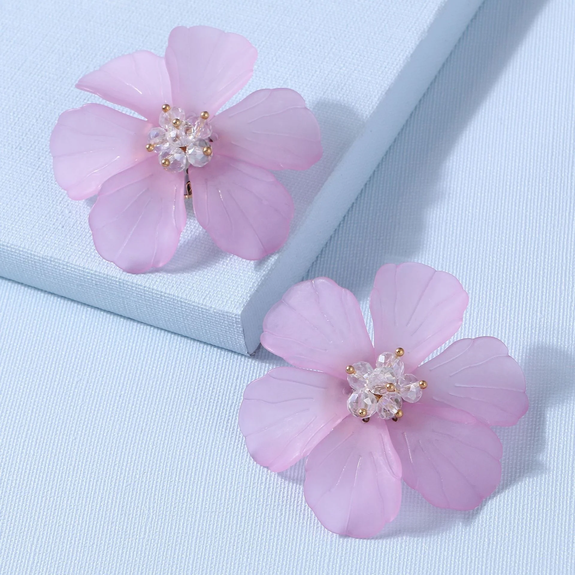 

Special Design Resin Flower Earrings For Women Bohemian Statement Stud Earrings Fashion Wedding Jewelry wholesale