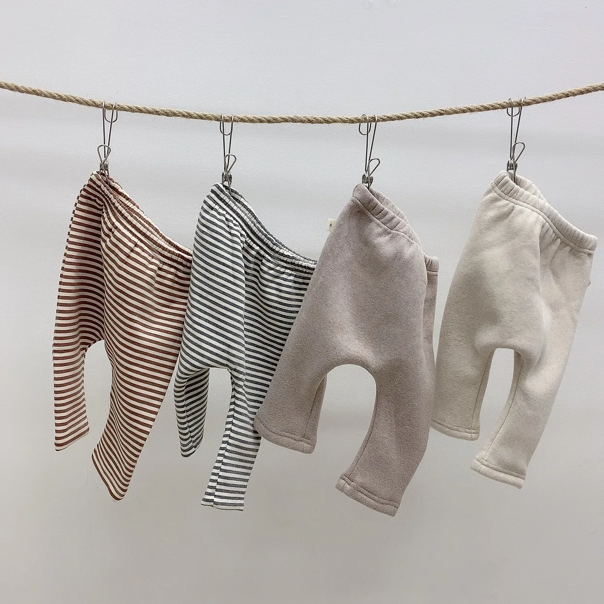 

Korean Boys' And Girls' Boys' And Girls' Thickened One-piece Fleece Leggings