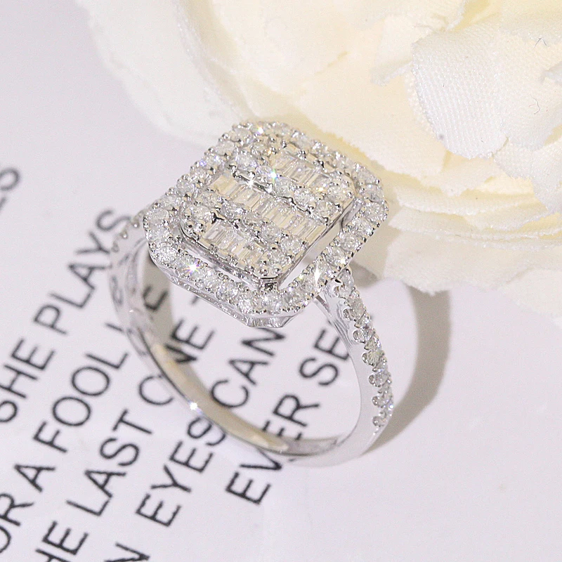 

Classic square style 18K gold White diamond jewelry baguette ring band