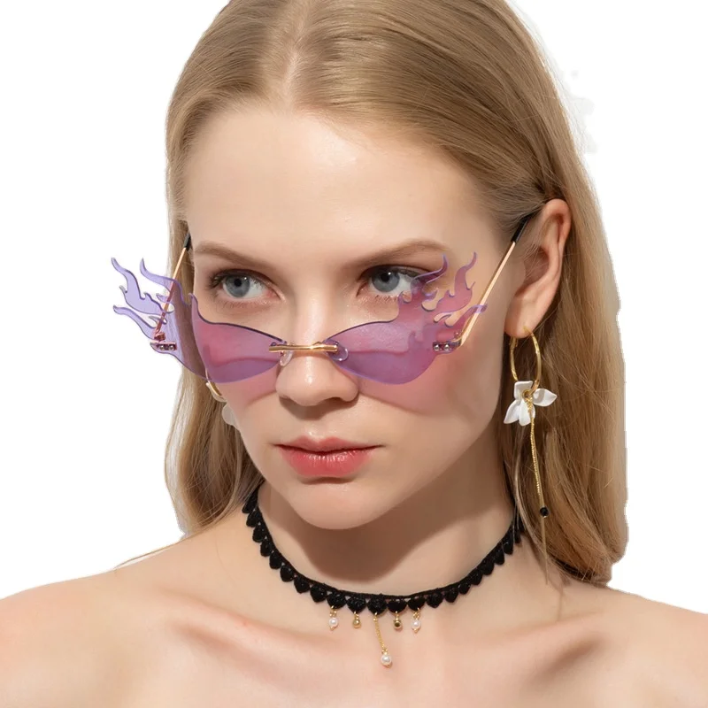 

Red Fire Ins Personality Flame Shape Beach Sunglasses Fashion Triangle Cat Eye Sun Glasses Fire Sunglasses for Women Men 2021