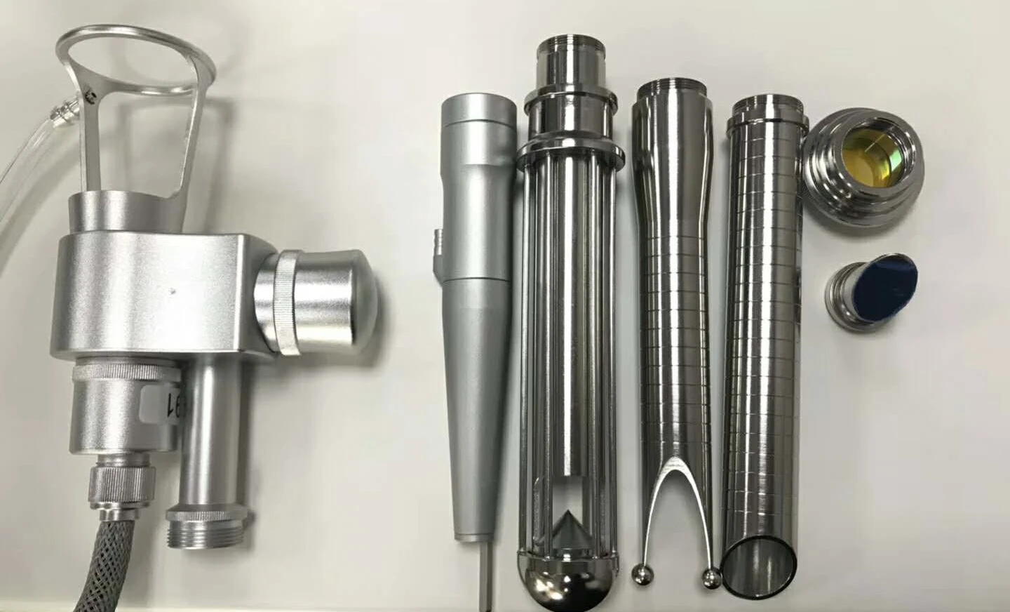 China Best RF Fractional CO2 Laser For Stretch Marks Removal Scar Removal Vagina Tighten Laser Machine CO2 Fractional 10600nm