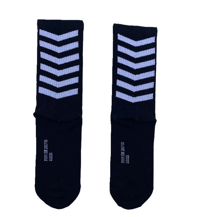 

WIIPU Men's Street Skate Socks Unisex Socks Black and White Tall Harajuku Sports Stockings