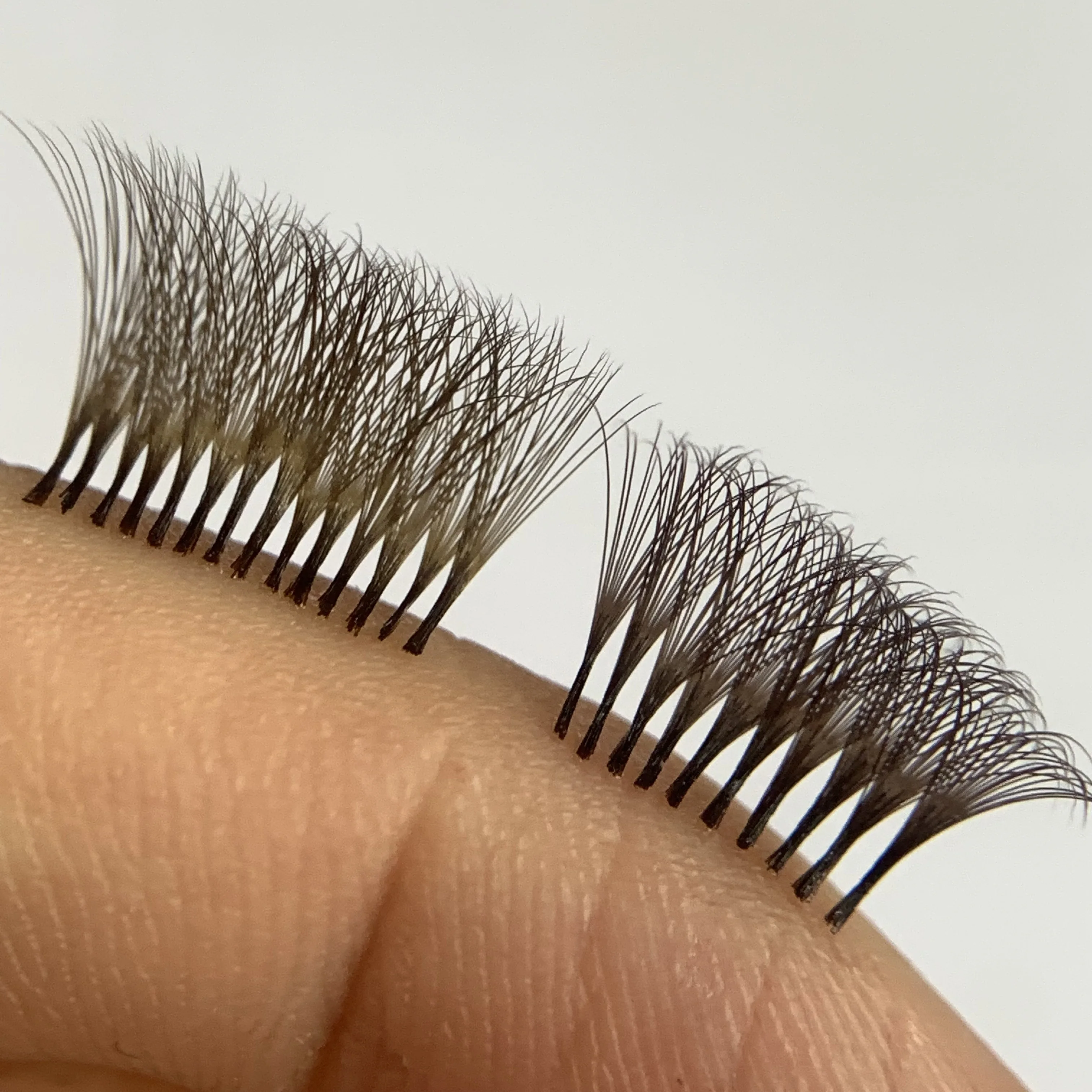 NEW TREND Cashmere Soft Brown Color Lashes Trays Dark Brown Volume Lashes Extensions 0.03 0.05 0.07 Mega Volume Lashes Trays