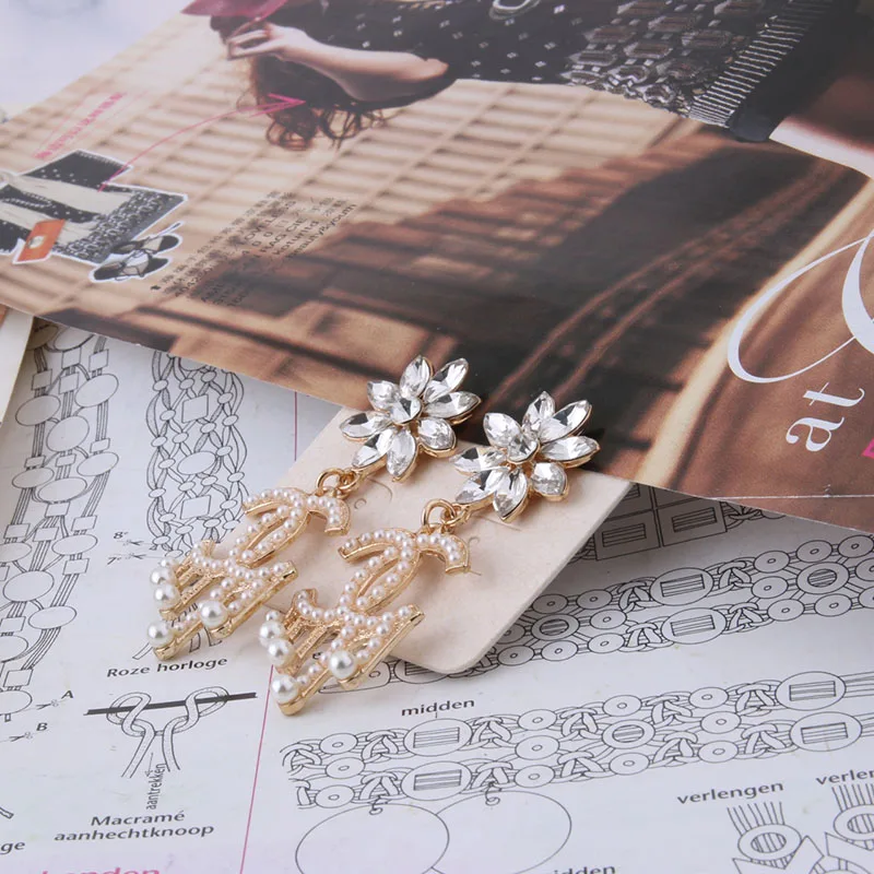 

Orecchini Letter Drop Pearl Earrings Zine Alloy Brand Rhinestone Big Earring Charm Brinco Ear Accessories Oorbellen Christmas, Pink