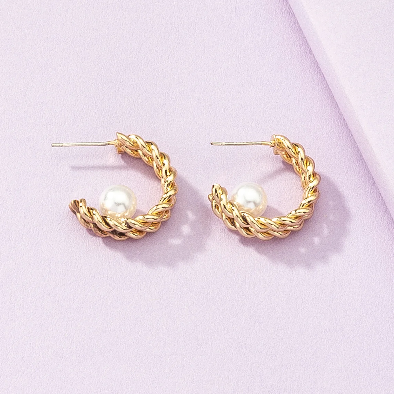 

Hot Selling European Real Gold Plating Pearl Twist Hoop Earrings Double Layer Twisted C Shape Earrings For Party