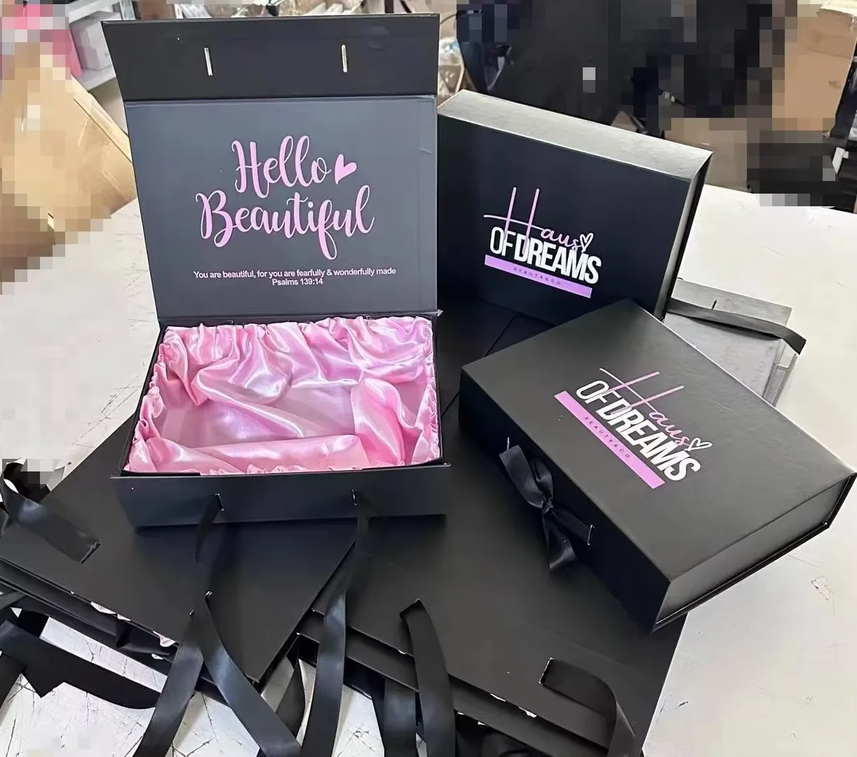 2025 Wholesale Pink Custom Gift Bags with logo Shopping Bag Hard Paper Bag Christmas Customized