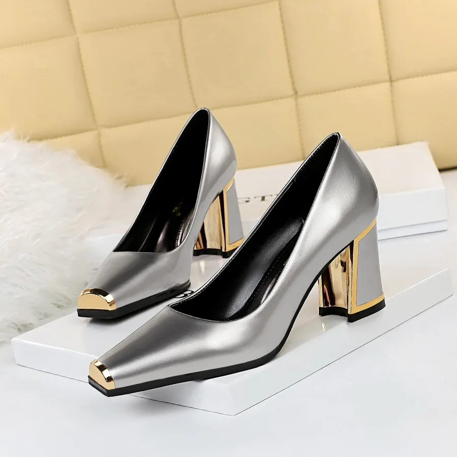 

Fashion Women Pumps Metal Heels Women Shoes Sexy Metal Square Head Heels Shoes Ladies Red Black Office Party Wedding Shoes Pumps