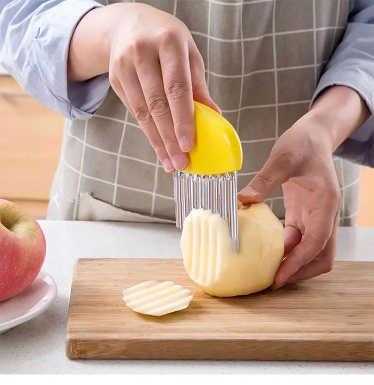 

Kitchen Product Gadgets Wrinkled French Fries Salad Corrugated Cutting Chopped Potato Slices Potato Onion Wave Slicers Knife, As photo