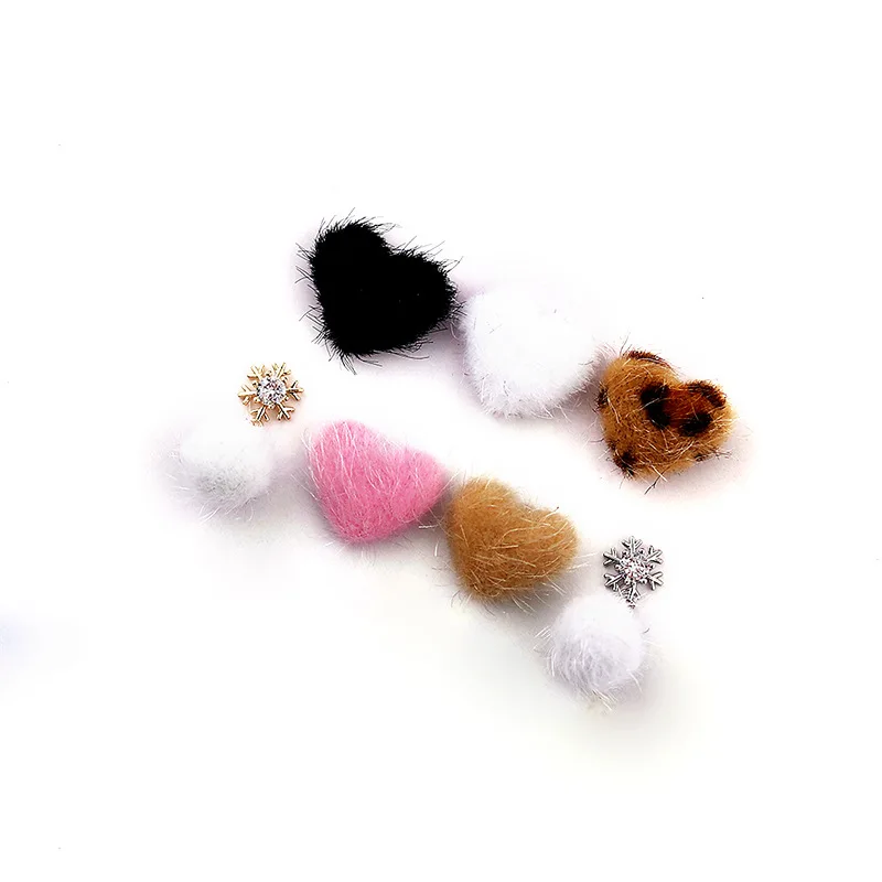 

Ins Hot Luxury Zircon Heart Leopard Color 3D Magnet Removable DIY Pom Poms Nail Charms Supplies, As picture show