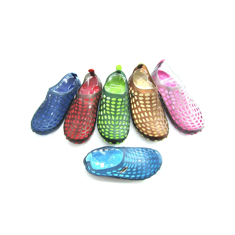 
Hot Sale Men EVA Garden Simple Clogs with Hole Beach Shoes 