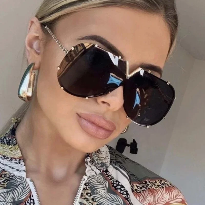 

2020 New Fashion One Piece Shield Sunglasses For Women Vintage Oversized Paw Sun Glasses Men Uv400 Hip Hop Punk Eyewear Black, Multi-colored