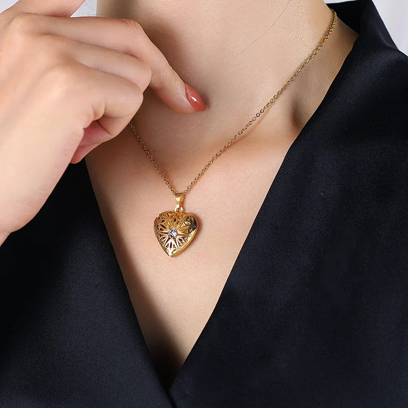 

New foreign trade love photo box crystal 18K gold titanium steel necklace female couple jewelry wholesale