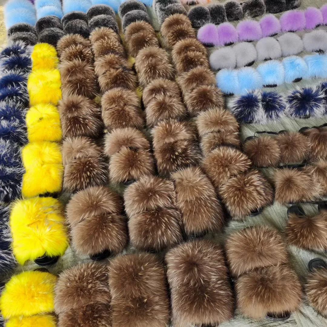 

Wholesale Custom logo indoor pvc sole racoon furry fur slides sandal colorful 100% real fluffy fox raccoon fur slipper for women, Customized color