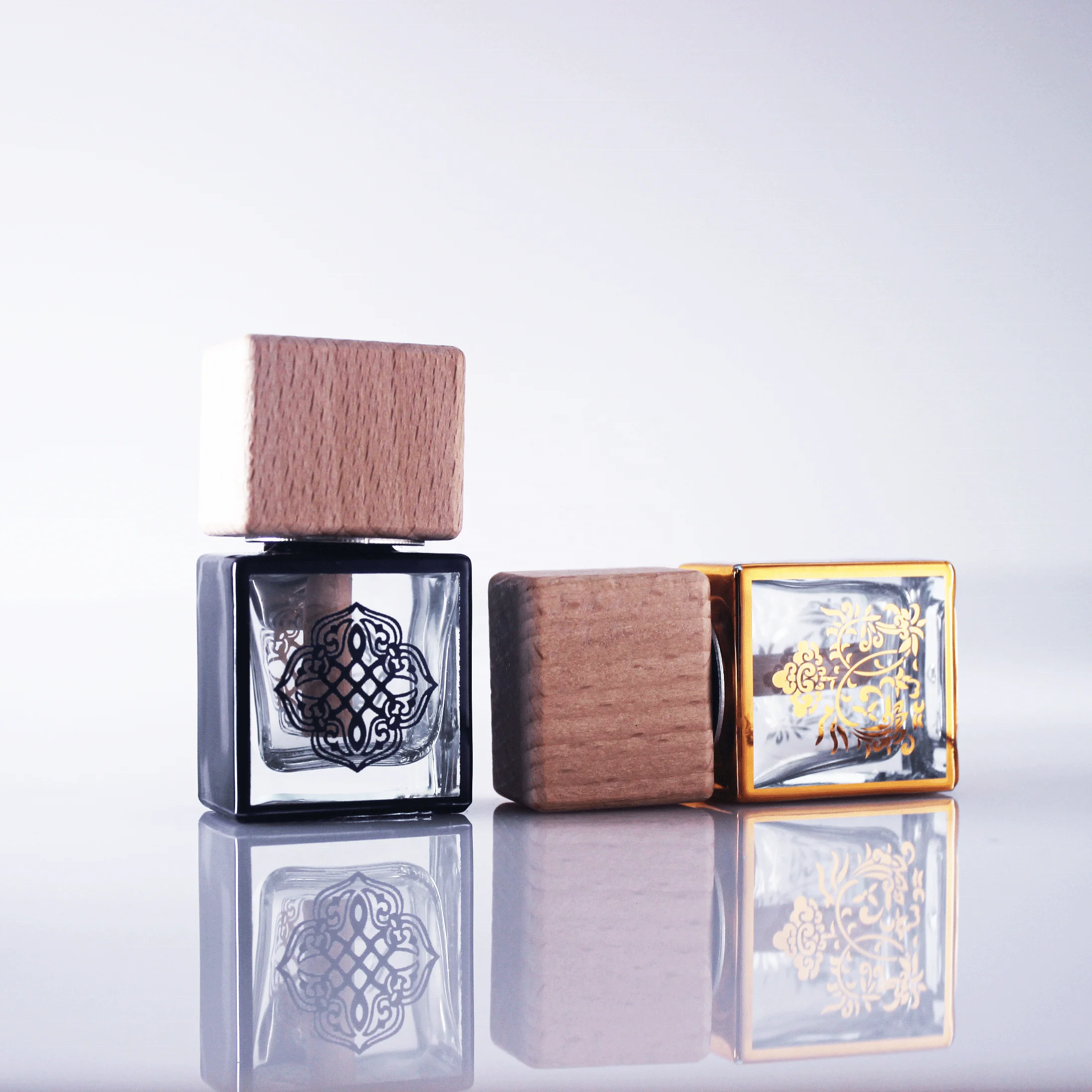 

8ml Luxury Unique Square Car Air Freshener Perfume Diffuser Clip Glass Empty Bottle With Rectangle Wooden Lid And Stick Inside