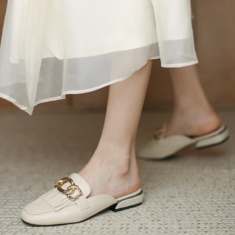 

2021 factory custom button tassel decoration half slippers casual mature thick heel low heel flat shoes women, White, black