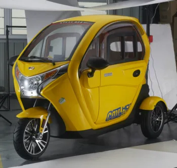 Fully Enclosed Mobility Scooter Tricycle Car 72v 2000w For Sale With