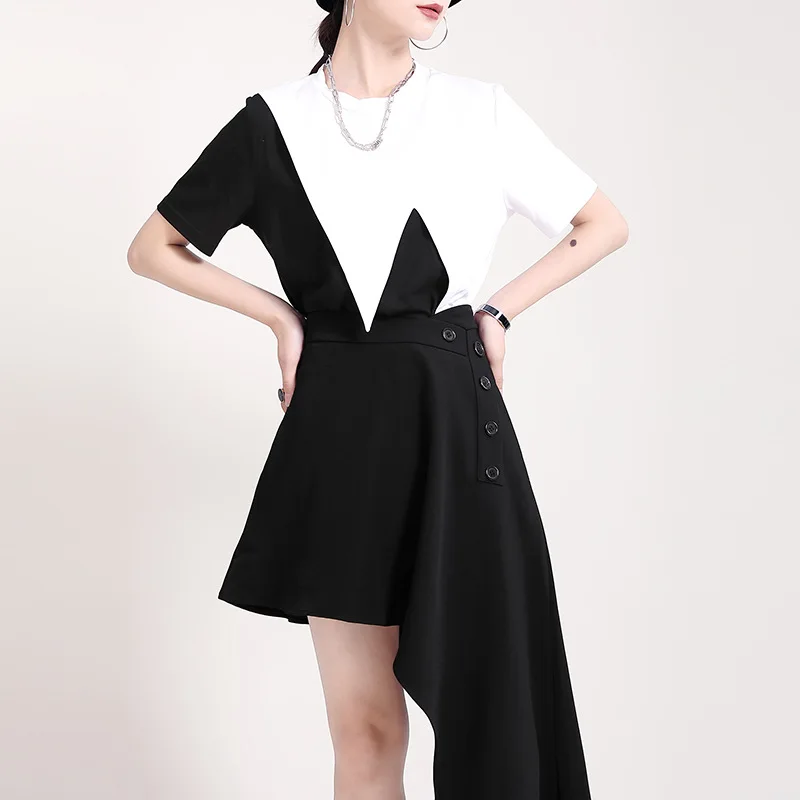 

2021 summer new irregular contrast color short-sleeved t-shirt women's design sense black and white stitching trend top
