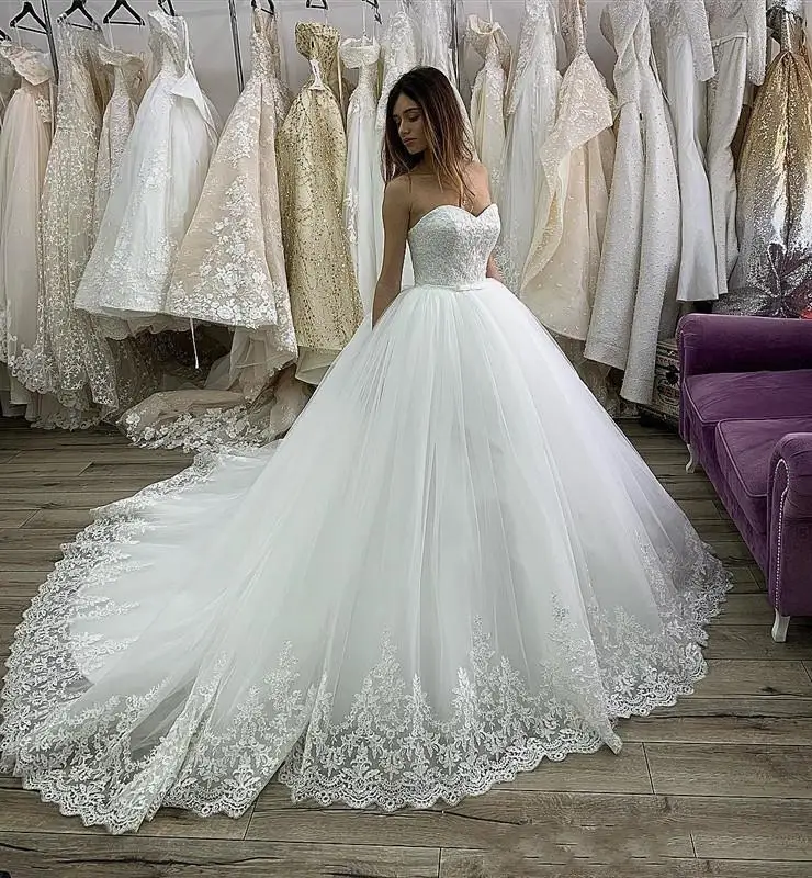 

ON473 New Vintage Strapless Ball Gown Lace Wedding Dresses with Bow Tie Appliques Court Train Tulle Wedding Bridal Gowns, Default or custom
