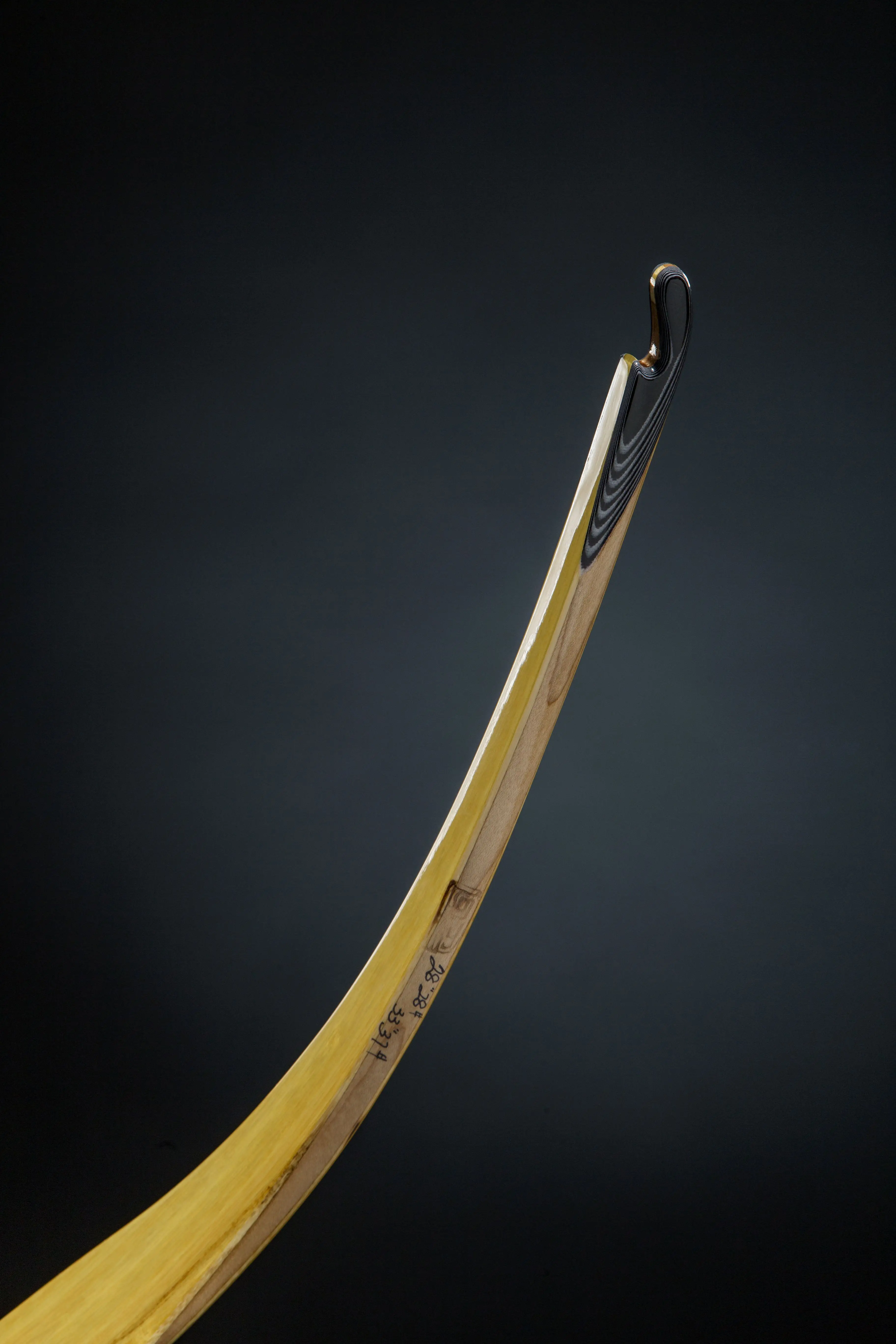 alibow 宽四肢层压弓 "kheshig" 传统手工递归弓