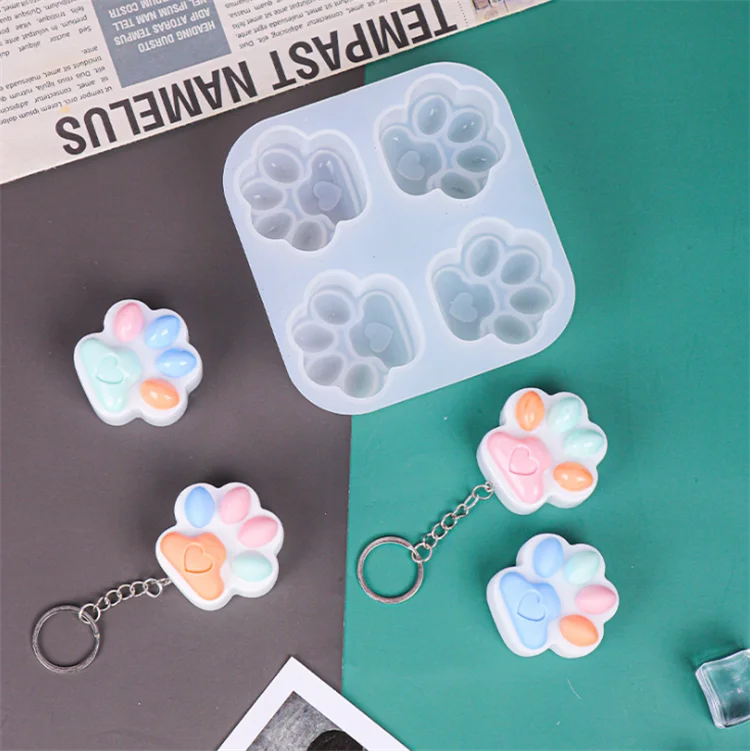 

Y2666 DIY 4 Cavity 3D Silicone Paw keychain Mold for Resin craft making, Random