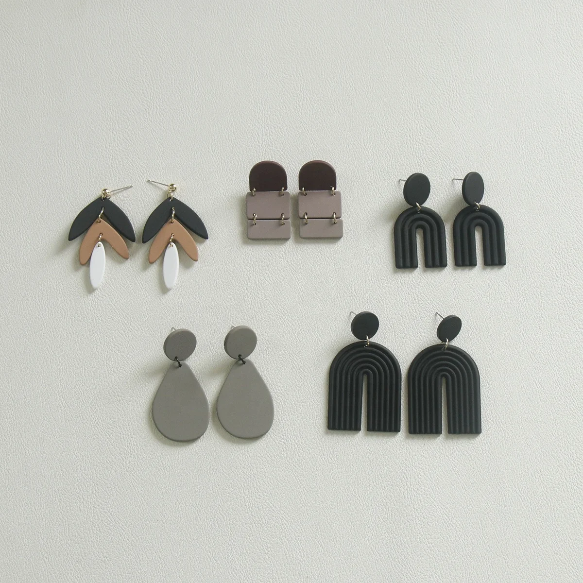 

OUYE women acrylic Black gray drop earrings wholesale jewelry autumn acetate acrylic stud earrings 2021 acrylic cute earrings, Colorful