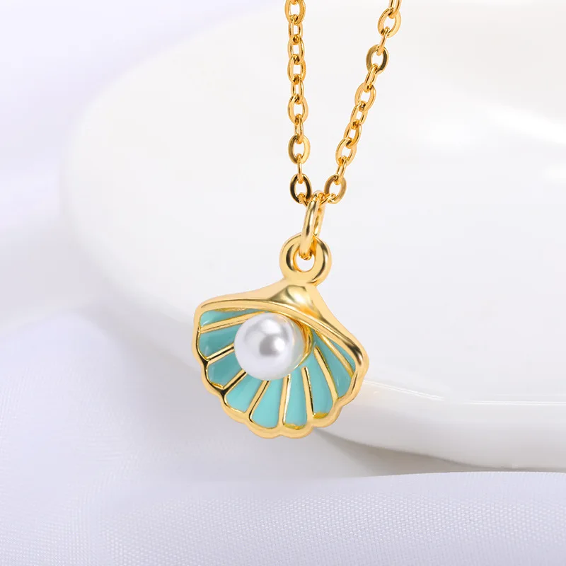 

Lateefah OEM 18K Gold Plated Boho Sea Enamel Shell Freshwater Natural Pearl Necklace