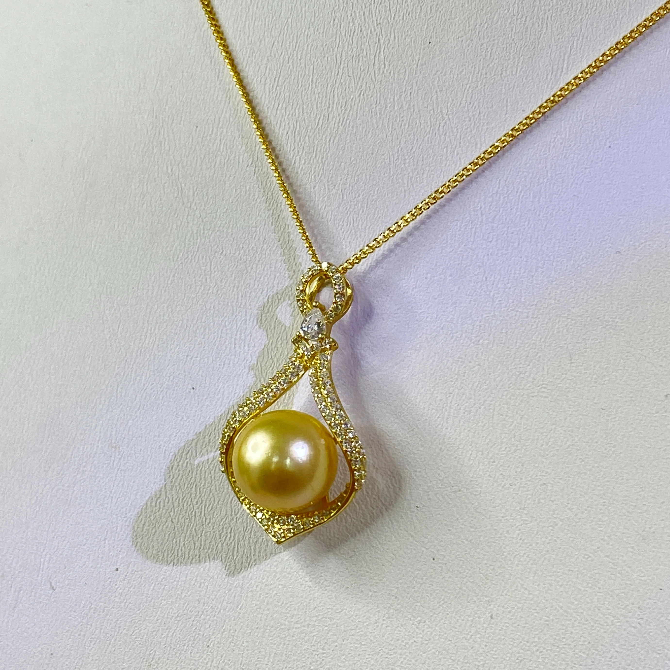 

Drop-shaped pendant 11-12mm Golden South Sea Pearl With Sliver 925 Accessories for birthday party