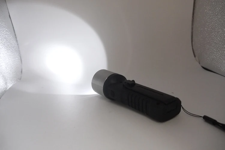 手摇充电手电筒塑料 led 手电筒 - buy plastic led flashlight torch