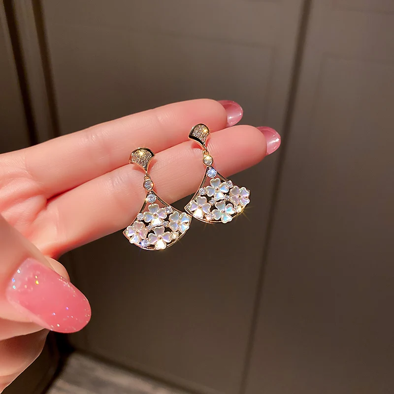 

trendy fashion women pearl flower gold fan earring