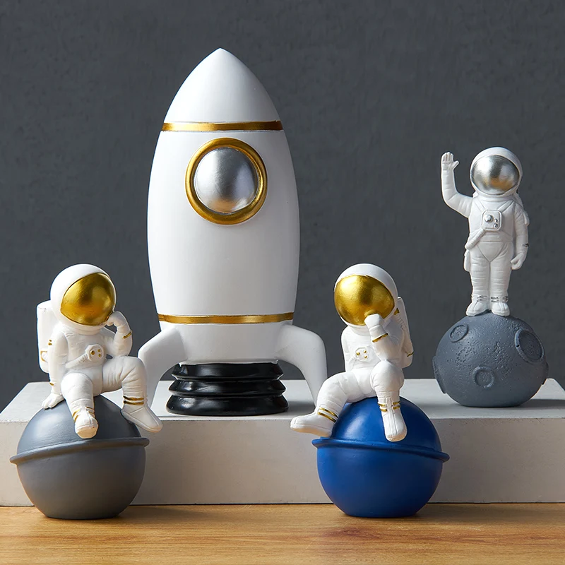 

Nordic Resin Statue Ornament Astronaut Figurines Living Room Station Home Decoration Accessories Modern Desk Decoration Crafts