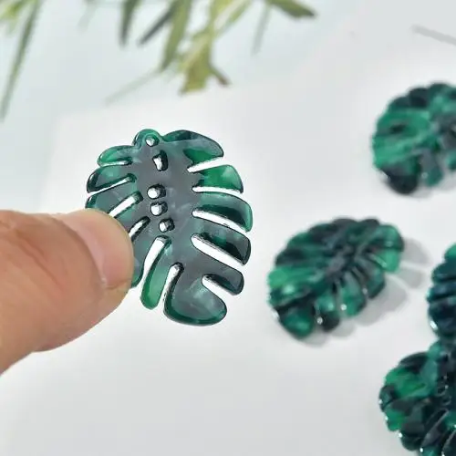 

new arrival Wholesale Acrylic Pendants DIY green 28x23mm 782352
