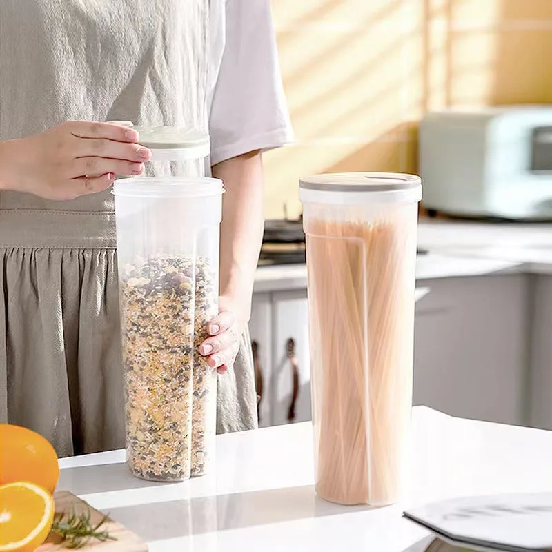Clear Plastic Tall Airtight Food Storage Container Spaghetti Noodle Pasta Dry Food Keeper Canister with Locking Lid Made of PP