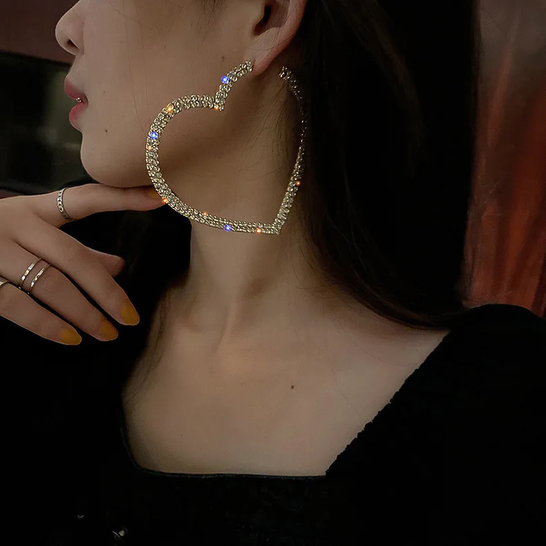 

Amazon Best Selling S925 Sterling Sliver Heart Shape Statement Earrings Gold Plated Large Rhinestone Crystal Love Heart Earrings