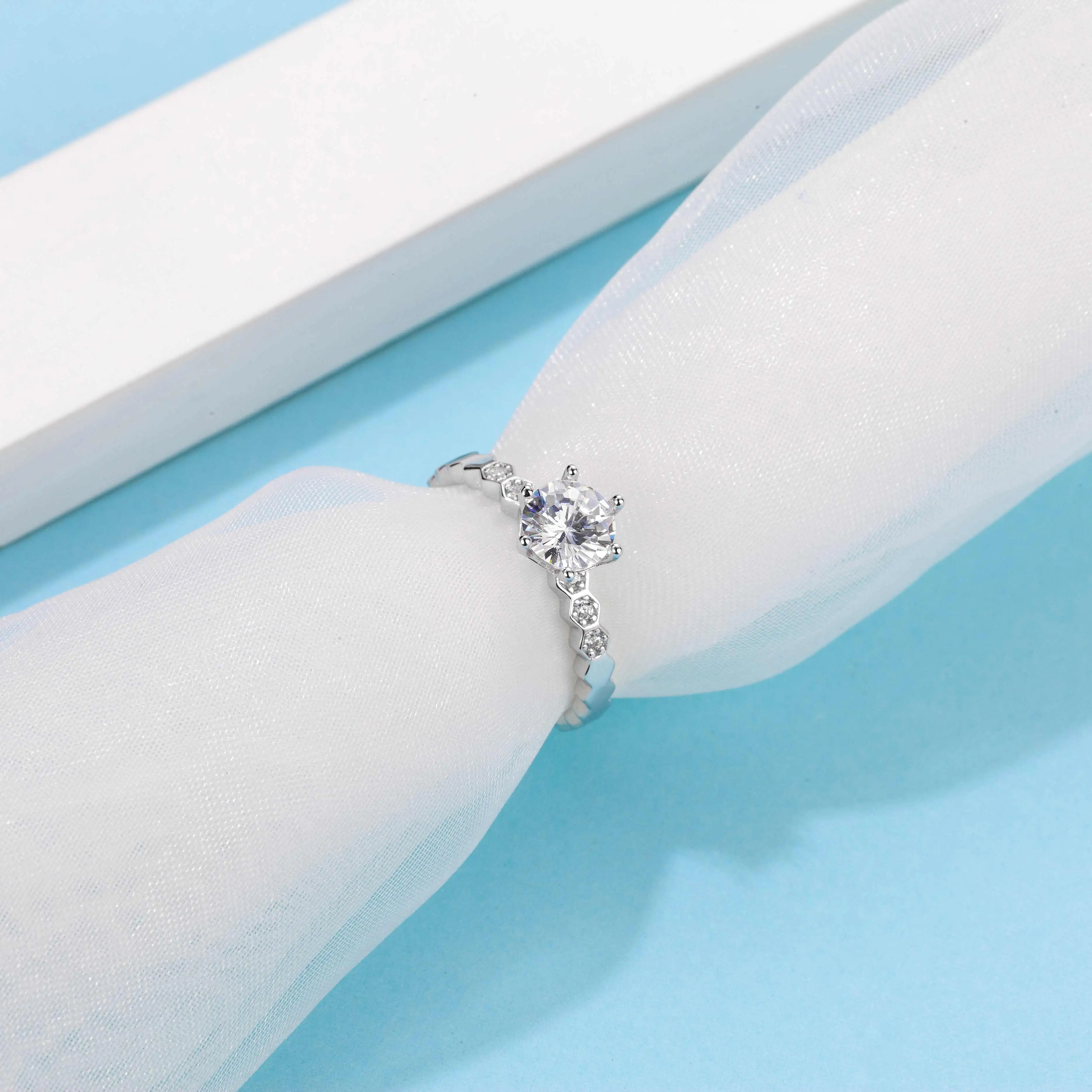 

Thriving Gems Fashion Rings Jewelry 1carat Moissanite Diamond Engagement Ring 100% 925 Sterling Silver Jewelry For Women