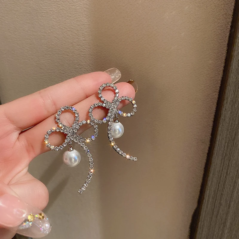 

fashion jewelry crystal and pearl flowers earring