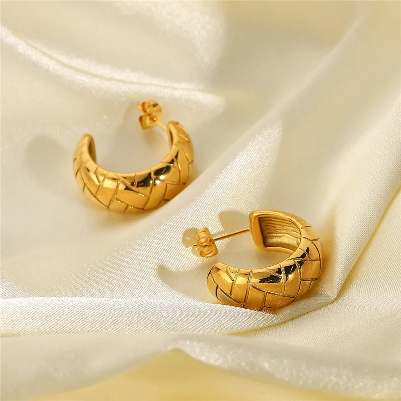 

Gattara Diamond 18k Gold-plated Exaggerated Earrings Metal Stainless Steel Retro Striped Gold Jewelry