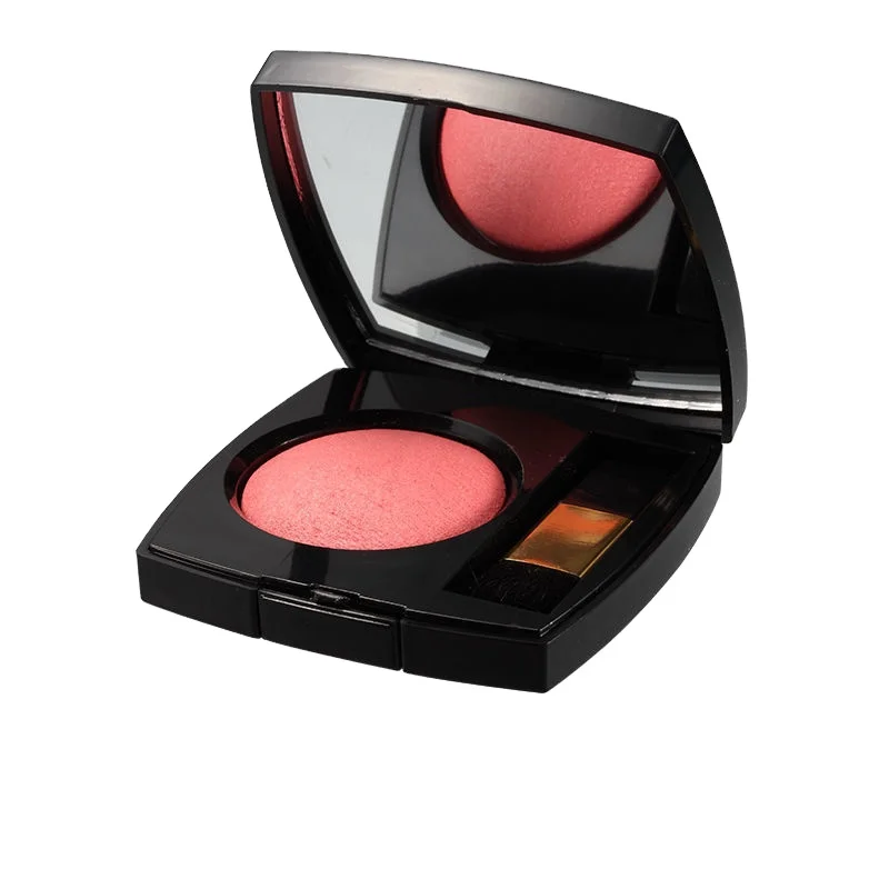 

3 color mineral blush is not easy to fly., As shown