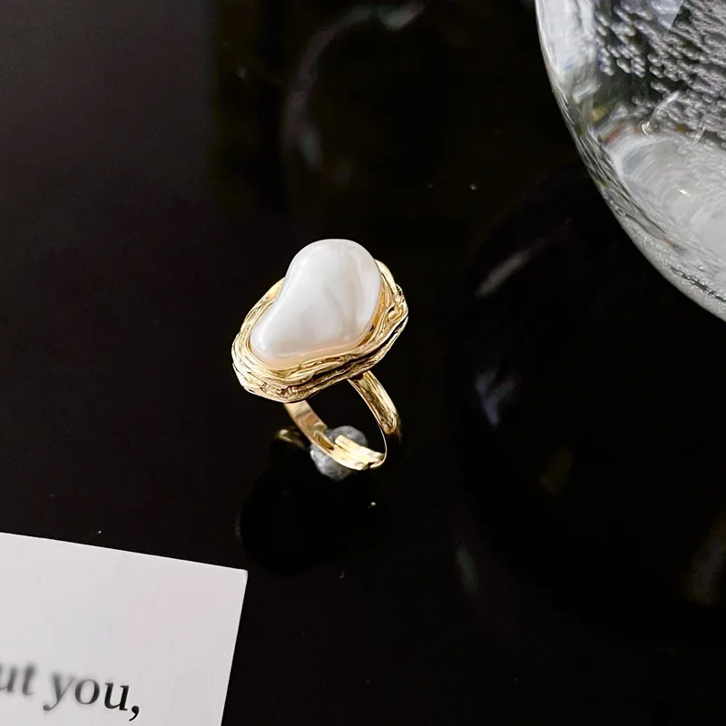 

Vintage Port Style Personalized Fashion Baroque Style Ring Irregular Pearl Ring Gentle Temperament Ring