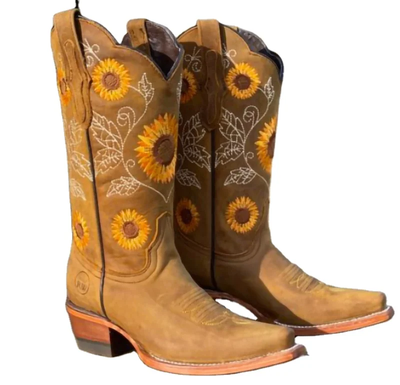 

Autumn Large Size Fashion Women's Riding Boots Thick Bottom High Heel Round Head Embroidered Women's Boots