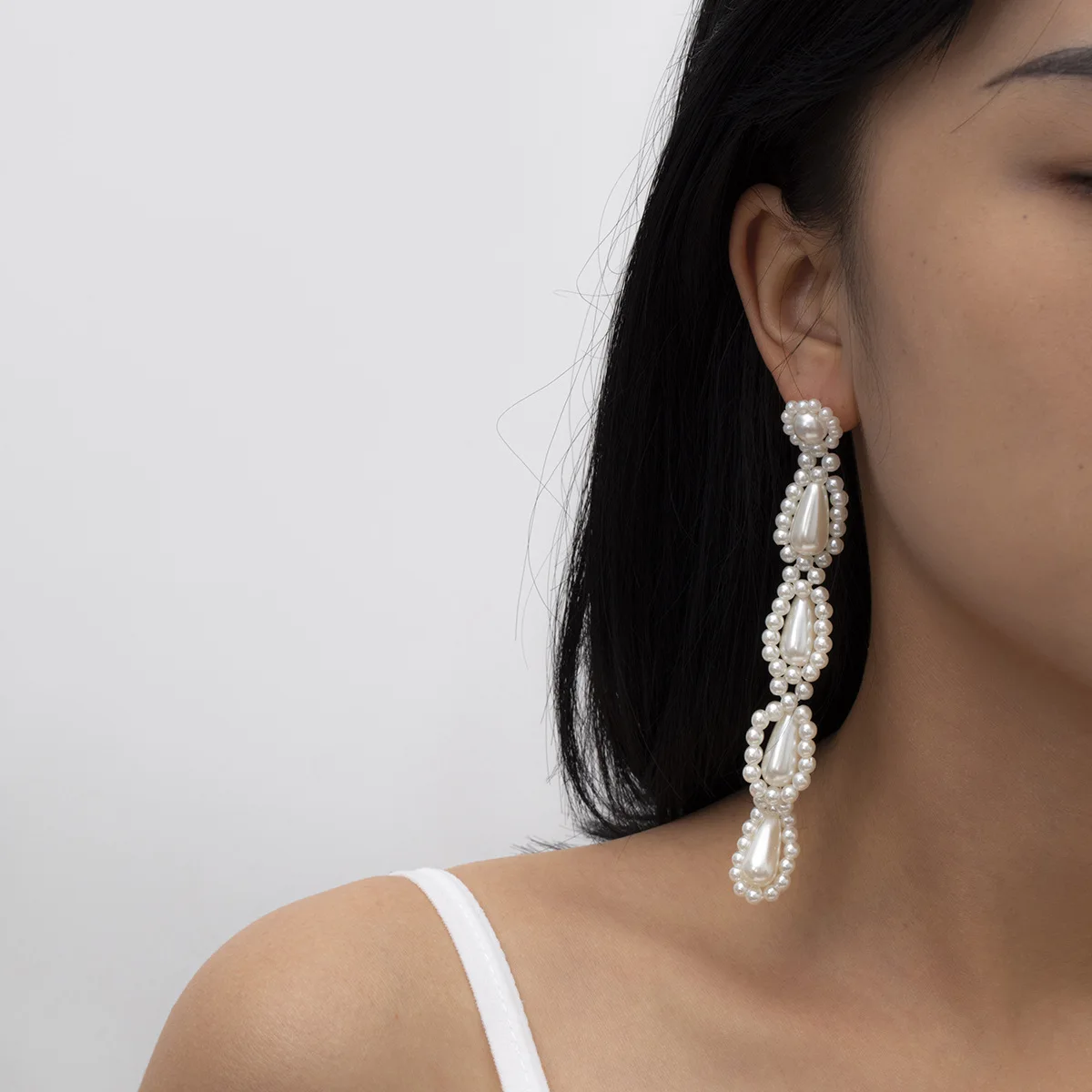 

2021 Stylish Long Pearls Pendants Earrings For Ladies, Picture shows/custom color