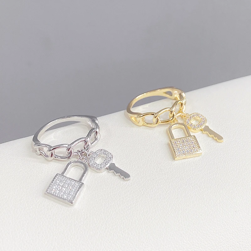 

JZ0089 Fashion design gold plated brass women jewelry key lock charm rings