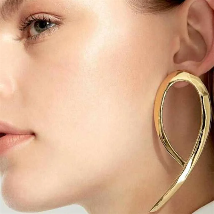 

European And American Exaggerated Personality Jewelry Fashion New Geometric Lines Hollow Metal Earrings