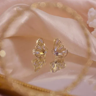 

925 Silver Needle Butterfly Wings Micro Inlaid Three-dimensional Earrings Sparkling Diamonds and Zircon Exquisite Earrings, Gold