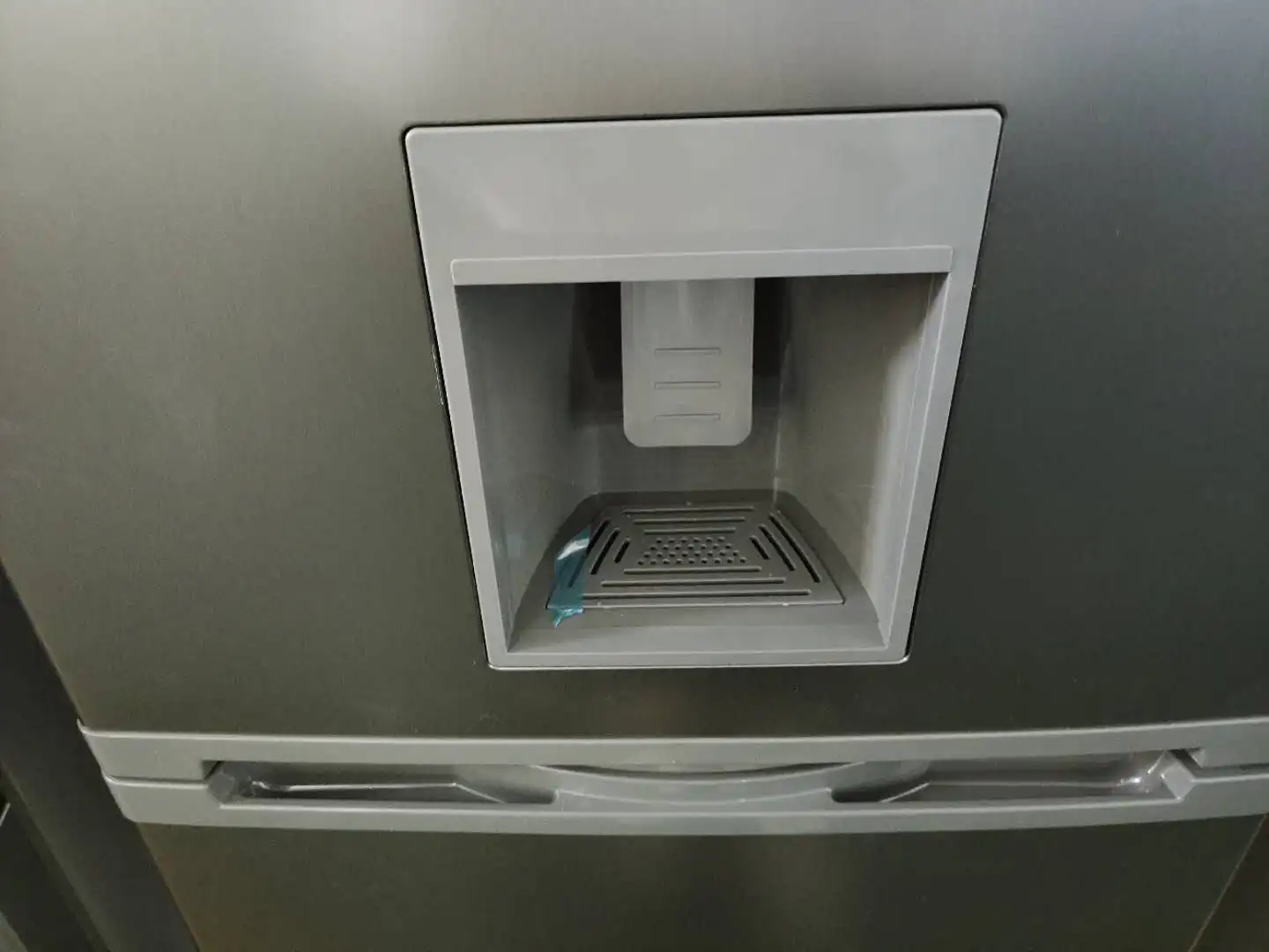 Smad With Water Dispenser Double Door Bottom Freezer Combi Fridge Buy