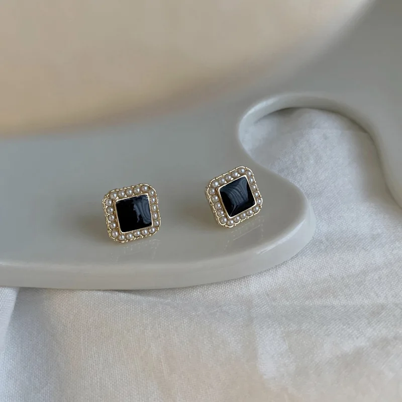 

South Korea's new black geometric square pearl earrings retro simple wild earrings wholesale for women 2020
